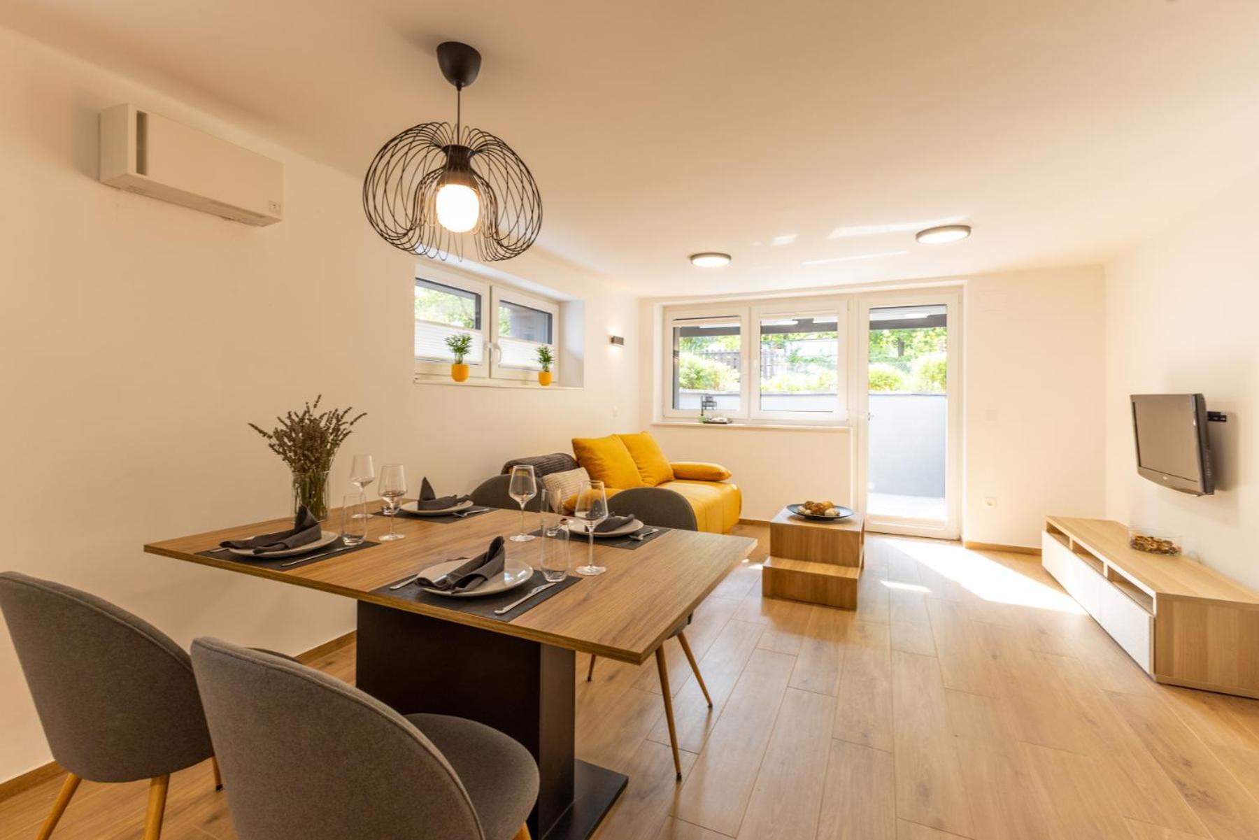 Apartmaji Klavdija Λιουμπλιάνα Εξωτερικό φωτογραφία